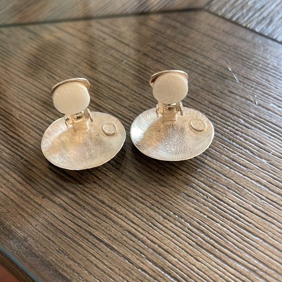 Marjorie Baer San Francisco Sterling Silver Plated Textured Disc Clip Earrings - Picture 8 of 14